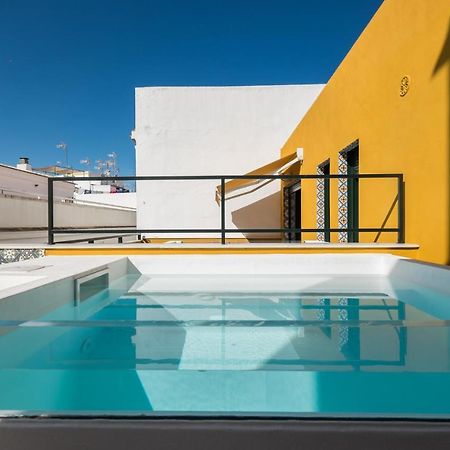 Wello Apartments Sevilla Bagian luar foto
