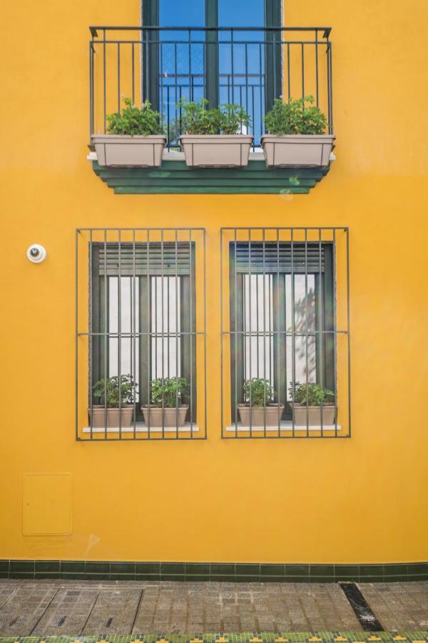 Wello Apartments Sevilla Bagian luar foto