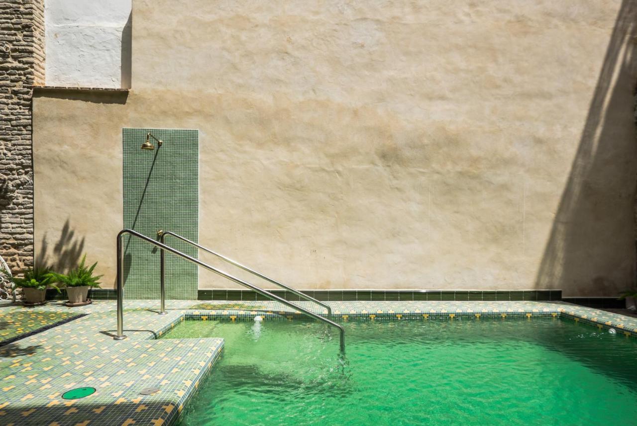 Wello Apartments Sevilla Bagian luar foto