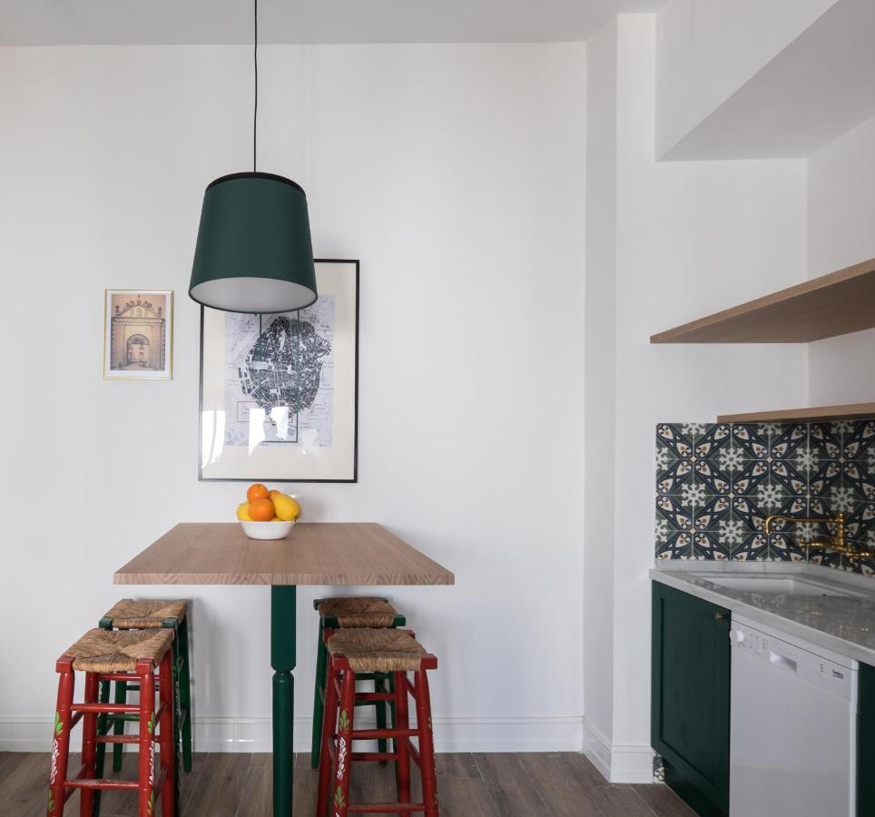 Wello Apartments Sevilla Bagian luar foto