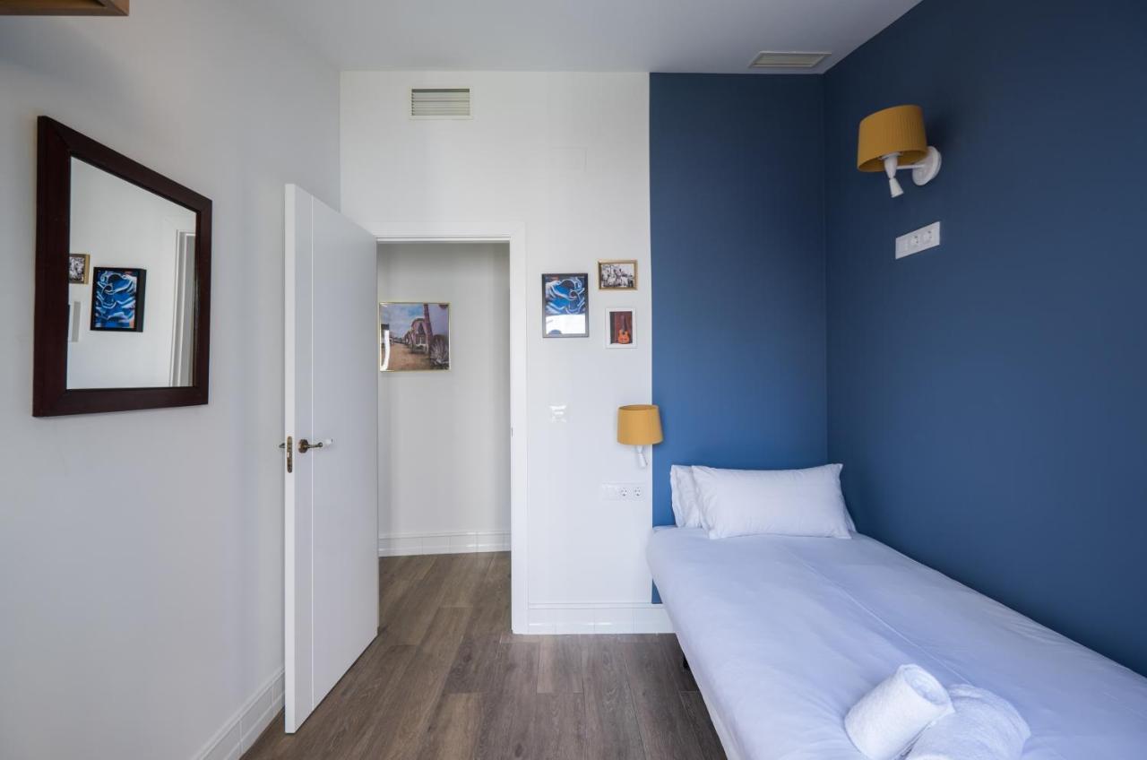 Wello Apartments Sevilla Bagian luar foto