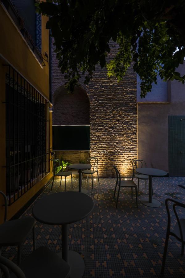 Wello Apartments Sevilla Bagian luar foto